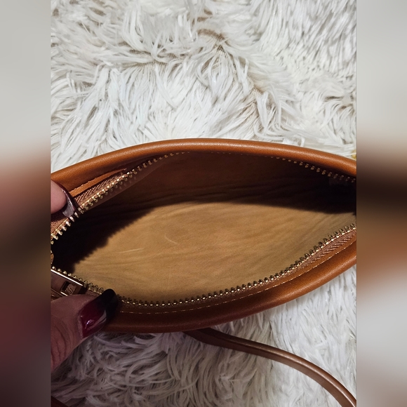 MK White Logo Belt Bag - Picture 2 of 7